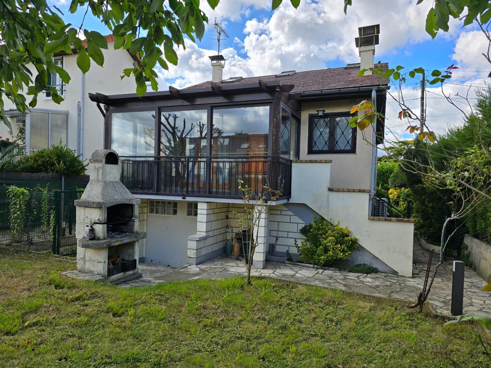 Maison Paris, Vallee Village, Disney & Asterix Chelles  Exterior photo